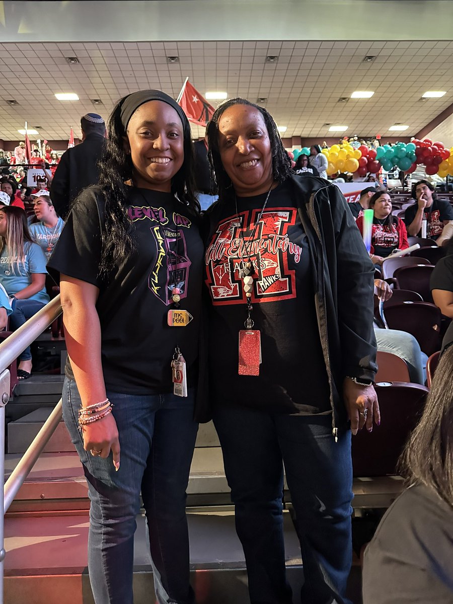 misspoolteaches's tweet photo. Mother Daughter Duo at @AldineISD Convocation!! #AldineImpact @Hill_AISD @KujawaES_AISD @IngridPool3 https://t.co/wILPSgWxqo