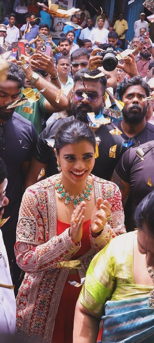 OnlyHeroines's tweet photo. #AishwaryaRajesh 💖 https://t.co/YLgyUwes9l