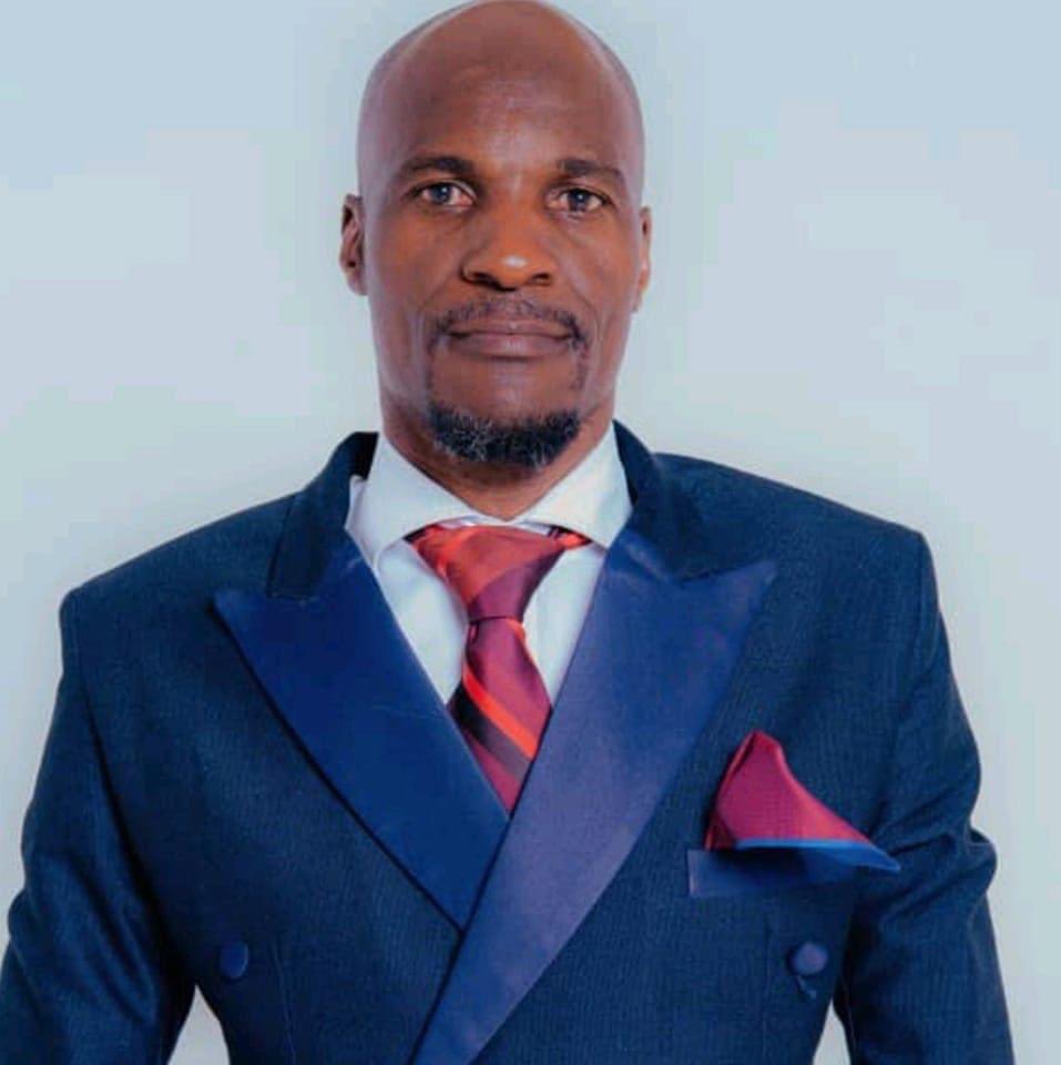 RETWEET

Zimbabwe’s state security agents have arrested Bishop Kevin Nyamakanga at his home in Harare, accusing him of plotting to incite public violence during the SADC summit kicking off on August 17.

He joins a long list of Zimbabwean citizens arrested this week by