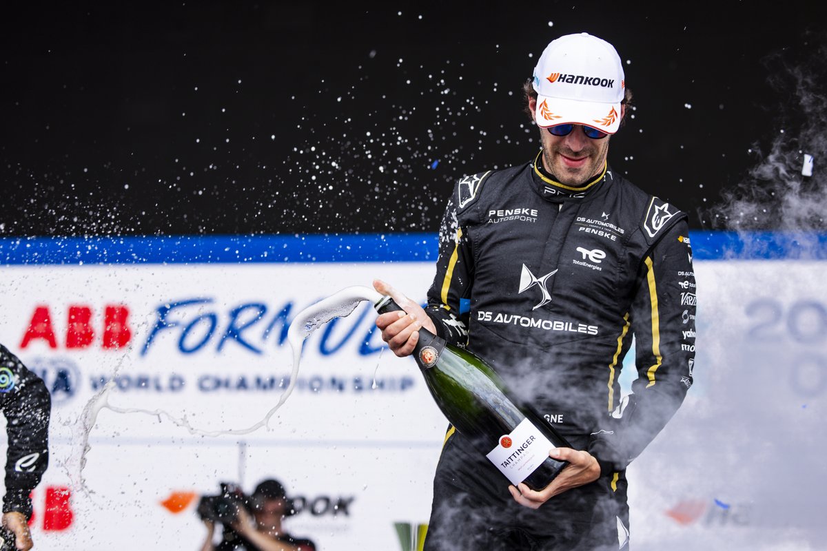 DS_Performance's tweet photo. June brings the heat ๐ฅ
#DSautomobiles #DSPENSKE #PortlandEPrix https://t.co/t6f0JWMJNu