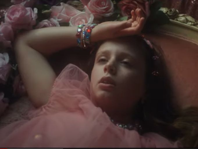 FiascoDesign's tweet image. From the studio: what lovely things do we have in store today? 

We&apos;ve chosen creative work by the likes of Stuart Semple, AMV BBDO, @bodyform, Jérôme Brouillet, @SharpTypeCo &amp;amp; more 🌅   

Take a look → mailchi.mp/fiascodesign/f…