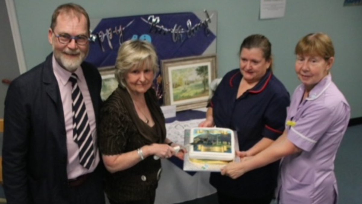 Ysbyty Cymuned yr Wyddgrug yn dathlu ei ben-blwydd yn 40!

Dathlodd Ysbyty Cymuned yr Wyddgrug ei ben-blwydd yn 40 oed drwy groesawu cyn-aelodau o staff, Cynghrair y Cyfeillion a'r Maer, y Cynghorydd Brian Lloyd.

*Lluniau gan Haydn Davies, Intern Prosiect SEARCH.