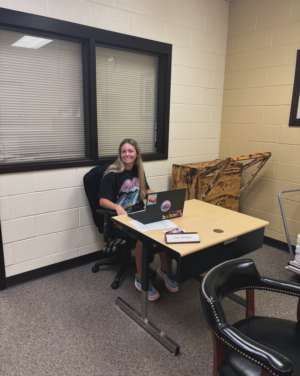 ColonelsCass's tweet photo. Here’s a cool new addition to our internships: Athletic Administrator Intern! Meet Cayce Brown, our new student intern who will be helping us in the athletic department. We’re always building student leaders. #colonelpride💙💛  @casscolonel @casshighsoftball https://t.co/U6sCuo69Z7