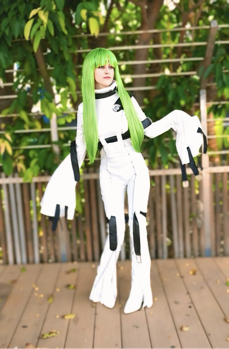Dakiyumecosplay's tweet image. “Cuando tus sentimientos personales se cruzan contra la voluntad del mundo. Se te considera una existencia nublada… y sin sentido”. 

- C.C, Code Geass - 💚✨

📸: jorge_photography5 (ig)
Edit: Me &amp;lt;3
Cosplay: @miccostumes 

#cc #cccodegeass #codegeass #cccosplay #cosplay