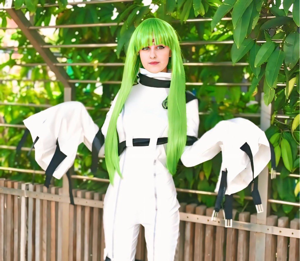 Dakiyumecosplay's tweet image. “Cuando tus sentimientos personales se cruzan contra la voluntad del mundo. Se te considera una existencia nublada… y sin sentido”. 

- C.C, Code Geass - 💚✨

📸: jorge_photography5 (ig)
Edit: Me &amp;lt;3
Cosplay: @miccostumes 

#cc #cccodegeass #codegeass #cccosplay #cosplay