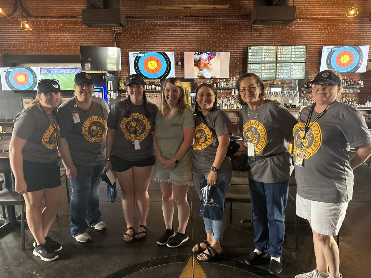 Need a good place to relax? Come see Debbie and Matt at the Green Growler. They have trivia nights, game night, and live music. Off the Record plays tonight. #mustang <a href="/DISDLearns/">𝐃𝐞𝐧𝐢𝐬𝐨𝐧 𝐈𝐒𝐃 𝐋𝐞𝐚𝐫𝐧𝐬</a>