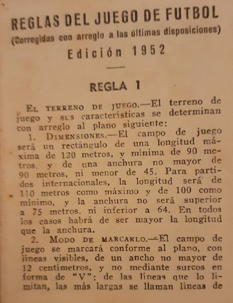 nostalgiafutbo4's tweet photo. Reglamento del Juego de Fútbol, Edición de 1952. Colección personal. https://t.co/D6AKBhd42E