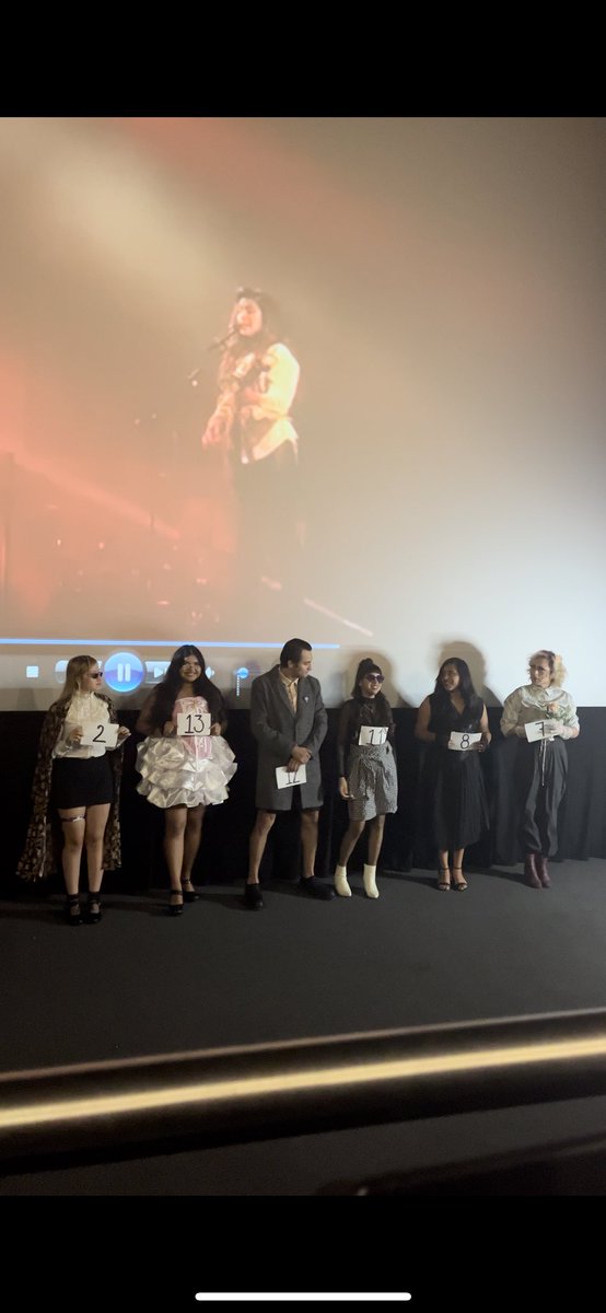 MonLaferteMty's tweet photo. El día de ayer viendo en el cine de MONterrey 
Estreno del documental @monlaferte 
“Mon laferte, te amo”
En donde hubo pasarela, rifas y diferentes actividades ❤️‍🔥 https://t.co/XDkPmVCgs5