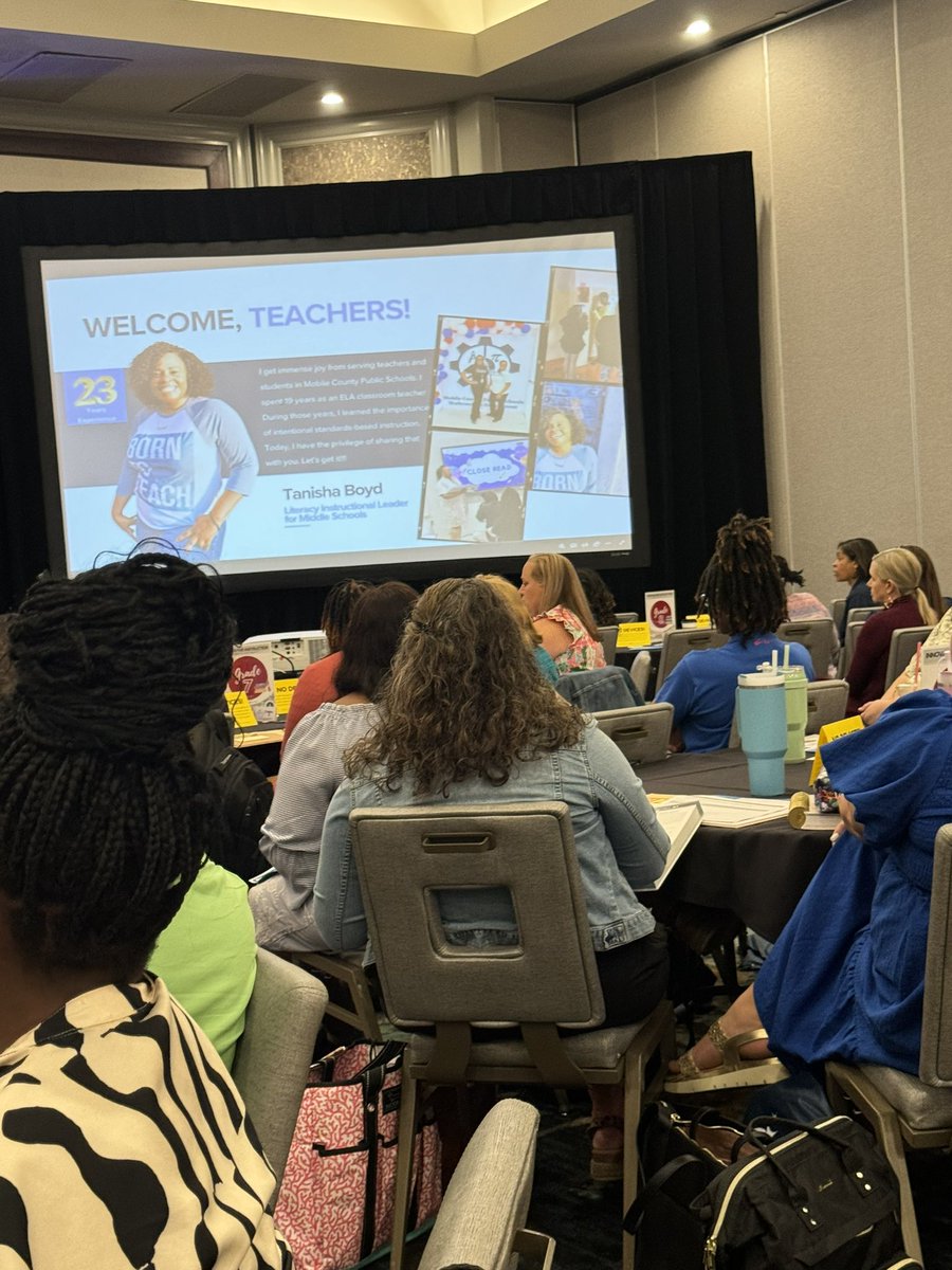 singe_limelight's tweet image. 6 grade teachers collaborating to implement the ELA Curriculum #Learninglaunch#growingGreatness#InnovateELAMCPSS