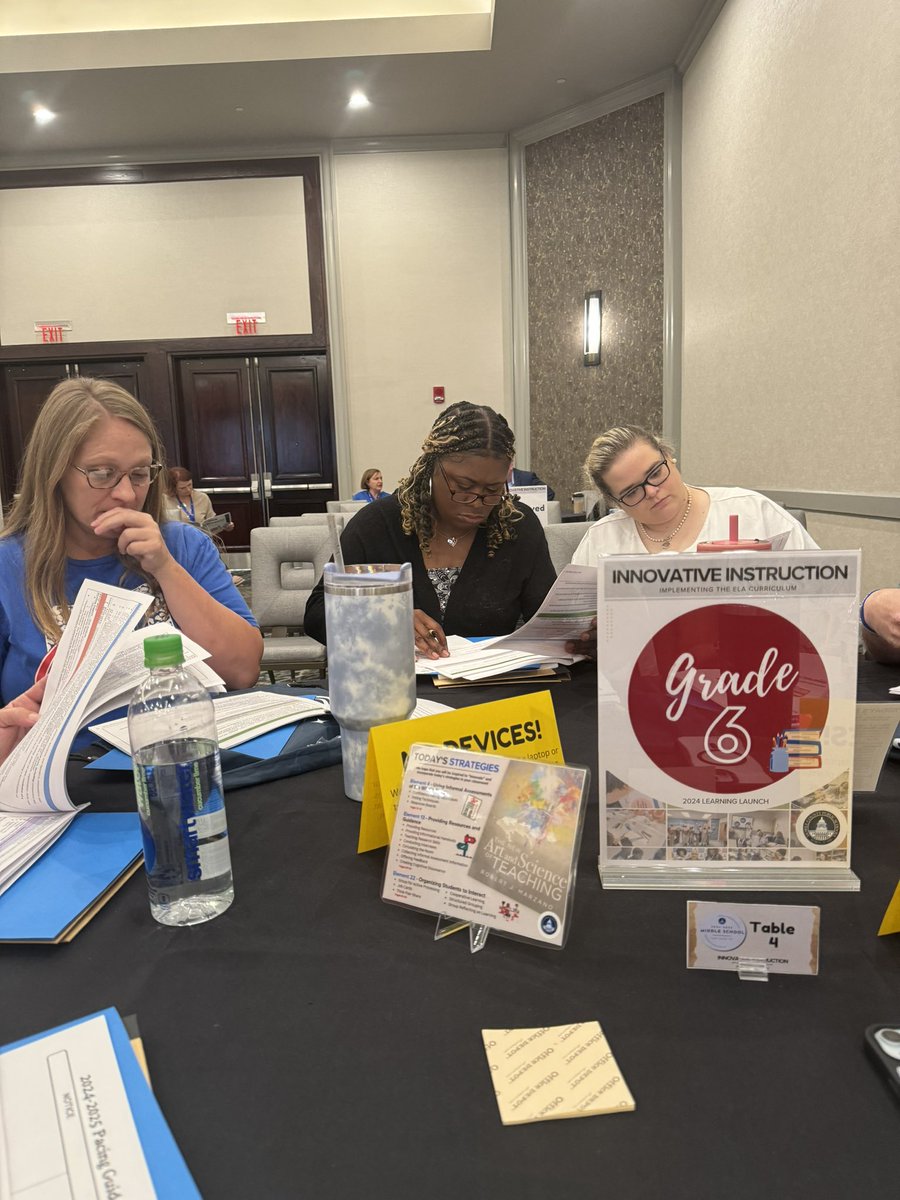 singe_limelight's tweet image. 6 grade teachers collaborating to implement the ELA Curriculum #Learninglaunch#growingGreatness#InnovateELAMCPSS