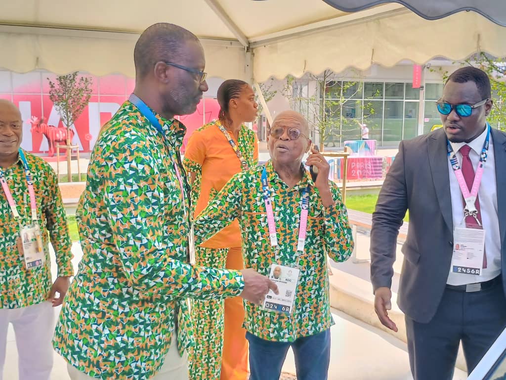 CivCno's tweet photo. Quelques images de la visite de Tidjane Thiam, membre du CIO et membre de droit du CNO-CIV, jeudi 1er août, aux athlètes ivoiriens au village olympique à Paris Saint-Denis.
#Paris2024 #ParisOlympics2024 #Paris2024Olympic #Olympics @Paris2024 @TidjaneThiam225 https://t.co/TjmZIFM6mb