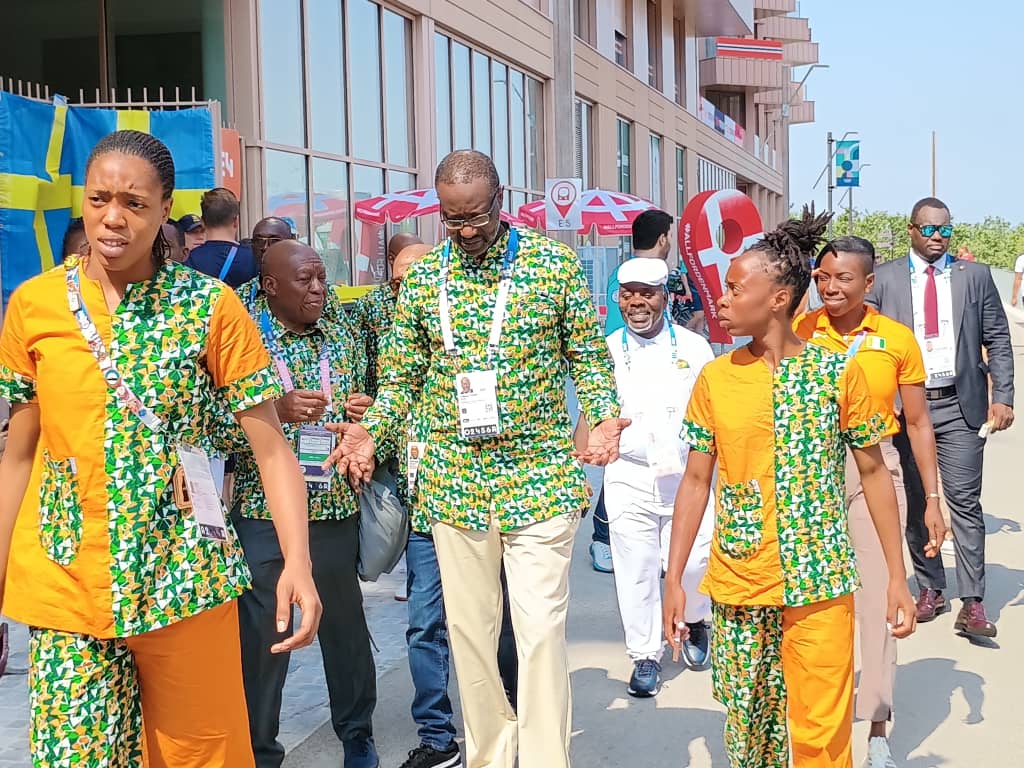 CivCno's tweet photo. Quelques images de la visite de Tidjane Thiam, membre du CIO et membre de droit du CNO-CIV, jeudi 1er août, aux athlètes ivoiriens au village olympique à Paris Saint-Denis.
#Paris2024 #ParisOlympics2024 #Paris2024Olympic #Olympics @Paris2024 @TidjaneThiam225 https://t.co/TjmZIFM6mb