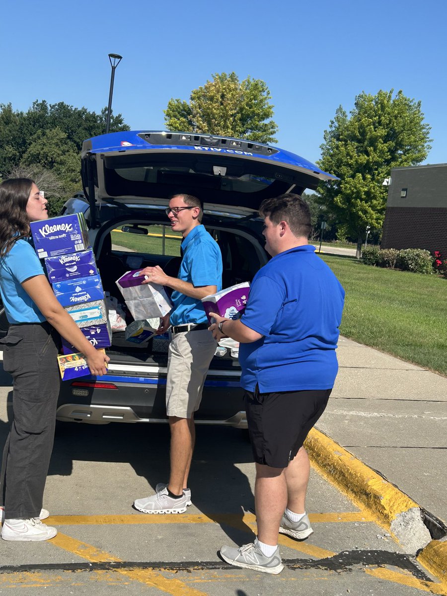 andreasen_mike's tweet photo. Thank you @ktivnews for your donation to Harney students!! @ElemHarney @SSCcardinalNews https://t.co/mEolRlcVV0