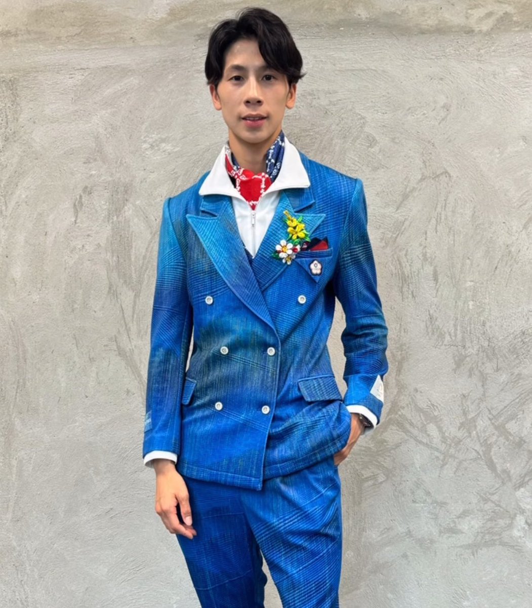 Oli London tweet media