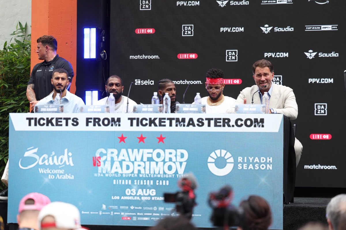 RiyadhSeason's tweet photo. لقطات من المؤتمر الصحفي قبل المواجهات النارية ضمن #RiyadhSeasonCard 🥊🔥

Footage from the press conference ahead of the explosive fights as part of the Riyadh Season Card 🥊🔥 https://t.co/ODwDeMFfXa