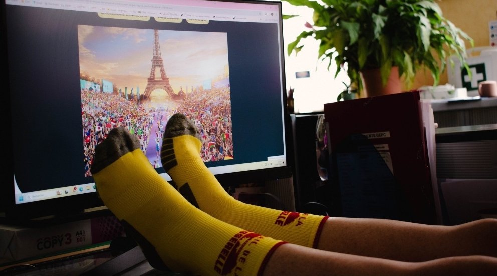 Devant les JO ou footing en pleine nature, 𝒑𝒓𝒐𝒇𝒊𝒕𝒆𝒛 𝒅𝒆 𝒄𝒆𝒕 𝒆́𝒍𝒂𝒏 𝒔𝒑𝒐𝒓𝒕𝒊𝒇 𝒅𝒐𝒏𝒏𝒆́ 𝒑𝒂𝒓 𝒏𝒐𝒔 𝒂𝒕𝒉𝒍𝒆̀𝒕𝒆𝒔 𝒕𝒓𝒊𝒄𝒐𝒍𝒐𝒓𝒆𝒔 𝒑𝒐𝒖𝒓 𝒗𝒐𝒖𝒔 𝒊𝒏𝒔𝒄𝒓𝒊𝒓𝒆 𝒂𝒖 𝑻𝒓𝒂𝒊𝒍 𝒅𝒆 𝒍𝒂 𝑷𝒂𝒔𝒔𝒆𝒓𝒆𝒍𝒍𝒆 le 6/10. Vos chaussettes offertes !