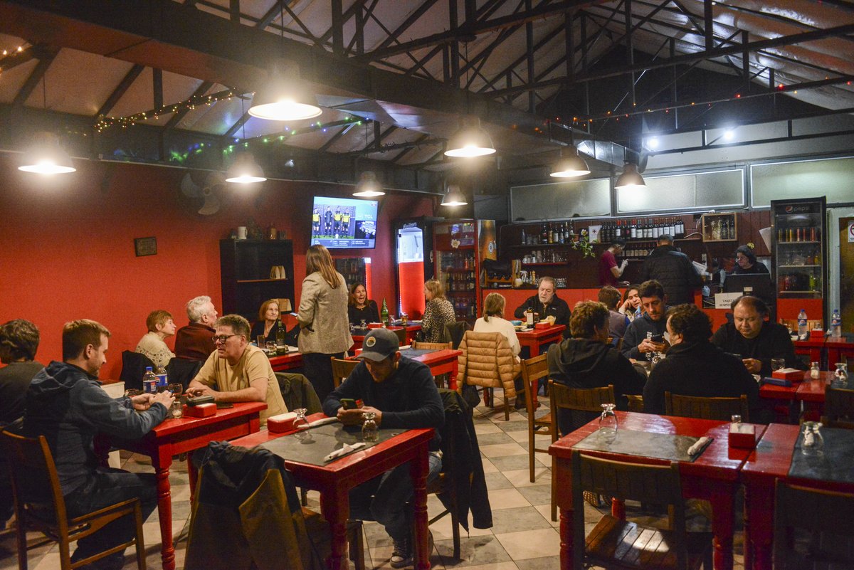 En Palermo, un bodegón escondido en la ex sede de un club histórico: un hallazgo para comer mucho, rico y barato clar.in/4d30U8o