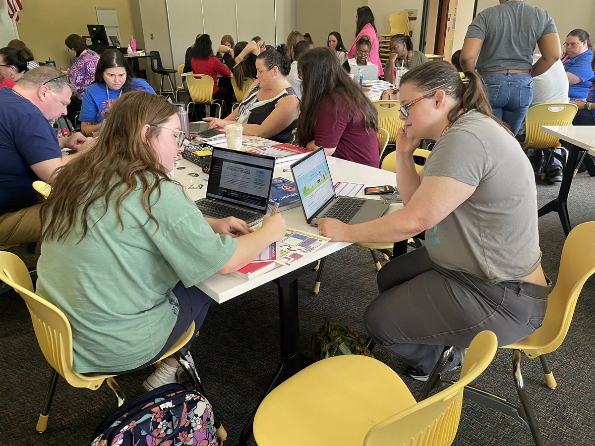 dubsdoesscience's tweet photo. TMS Science is digging into @Humble_2ndSci Road Map to Resources, setting us up for success with the new TEKS! @HumbleISD_TMS https://t.co/0oKu6TacEm