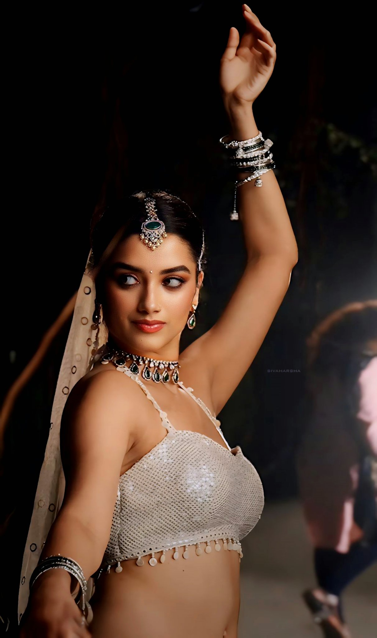 GT_NjIRXQAE1DI_?format=jpg&name=large