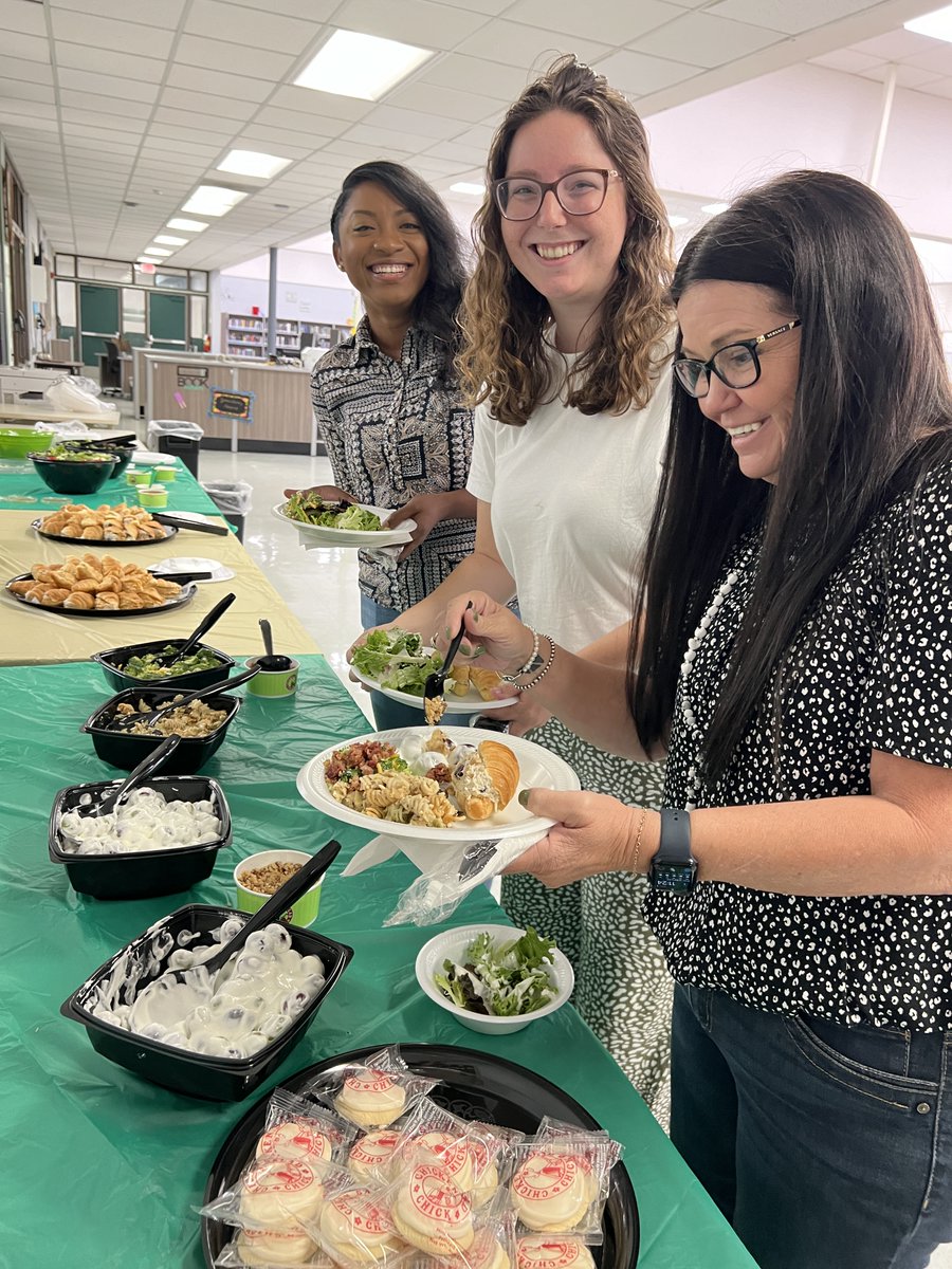 Chamberlain Legacy Alliance (@chs_legacy) on Twitter photo Yesterday, we had the pleasure of treating the 15 new <a href="/ChamberlainHigh/">ChamberlainHigh</a> teachers to a delightful lunch during their orientation. It was inspiring to witness their enthusiasm & commitment to supporting our students! We admire the educators who are ready to make a positive impact!! Yesterday, we had the pleasure of treating the 15 new <a href="/ChamberlainHigh/">ChamberlainHigh</a> teachers to a delightful lunch during their orientation. It was inspiring to witness their enthusiasm & commitment to supporting our students! We admire the educators who are ready to make a positive impact!!
