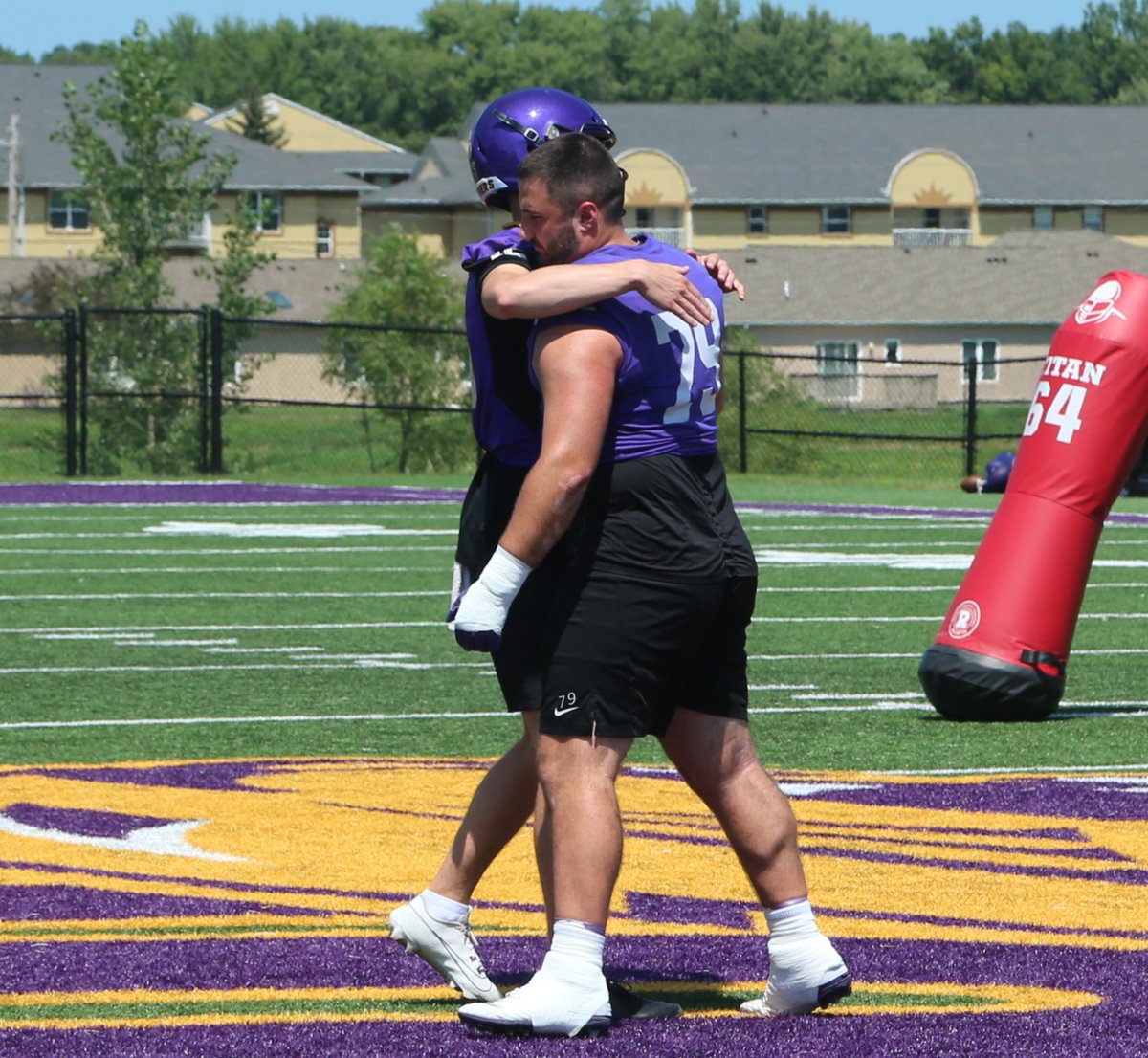 𝗛𝗨𝗚 𝗠𝗘, 𝗕𝗥𝗢𝗧𝗛𝗘𝗥!!! 𝗪𝗘'𝗥𝗘 𝗕𝗔𝗖𝗞!!! 🏈 

#EverLoyal #1UNI