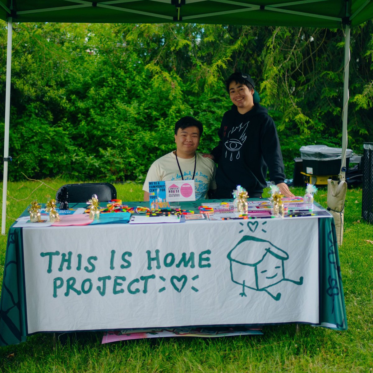 TIHP wants to say thank you to all the incredible organizations that joined us on the <a href="/CAVETOWN/">robbie (normal)</a> summer tour and all those who came to the show, donated, and checked out our tables! 🫶🤍🌈 looking forward to seeing you all again back on the road this fall. 

📸 by <a href="/laurentepfer/">Lauren</a>