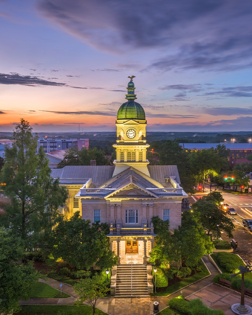 UGAAthletics's tweet photo. America's Greatest College Town or World's Greatest College Town?

We know our answer, but we'll let you decide.

➡️: https://t.co/1uqpVDvalZ https://t.co/kOzElEiPoO