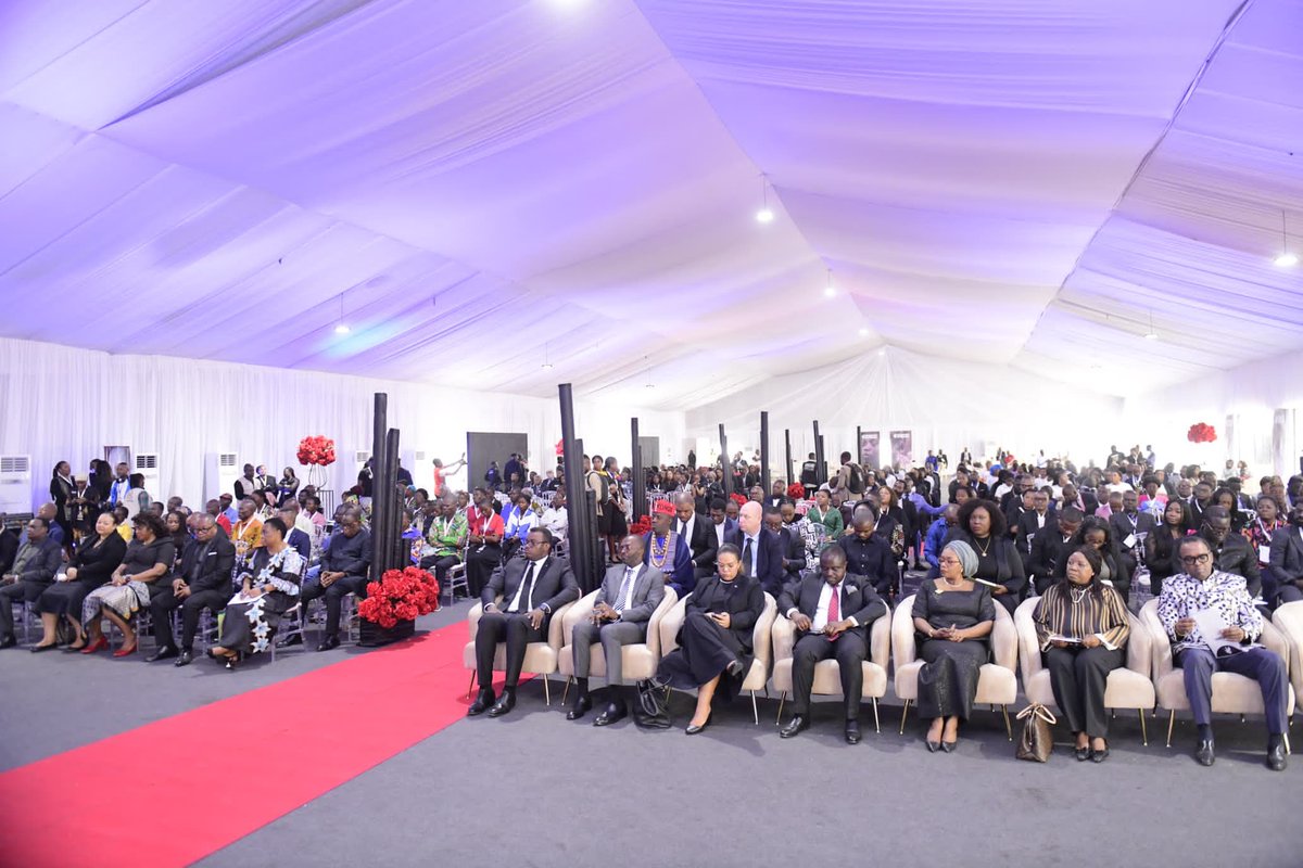 LePuissantCom's tweet photo. #RDC|#GENOCOST|
Le VPM Jean-Pierre Lihau, représentant la Première Ministre, a présidé au chapiteau du Palais du Peuple la cérémonie officielle de la journée nationale d'hommage aux millions de victimes du #GENOCOST dans tout le pays. #GENOCOST #02AOUT🕊️ https://t.co/uk6lUfMPk3