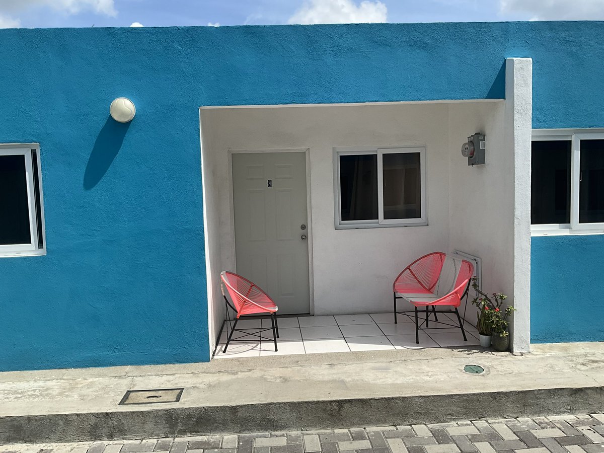 Saliendo de mi AirBnB en morazan.city.

Una grande paz y tranquilidad.