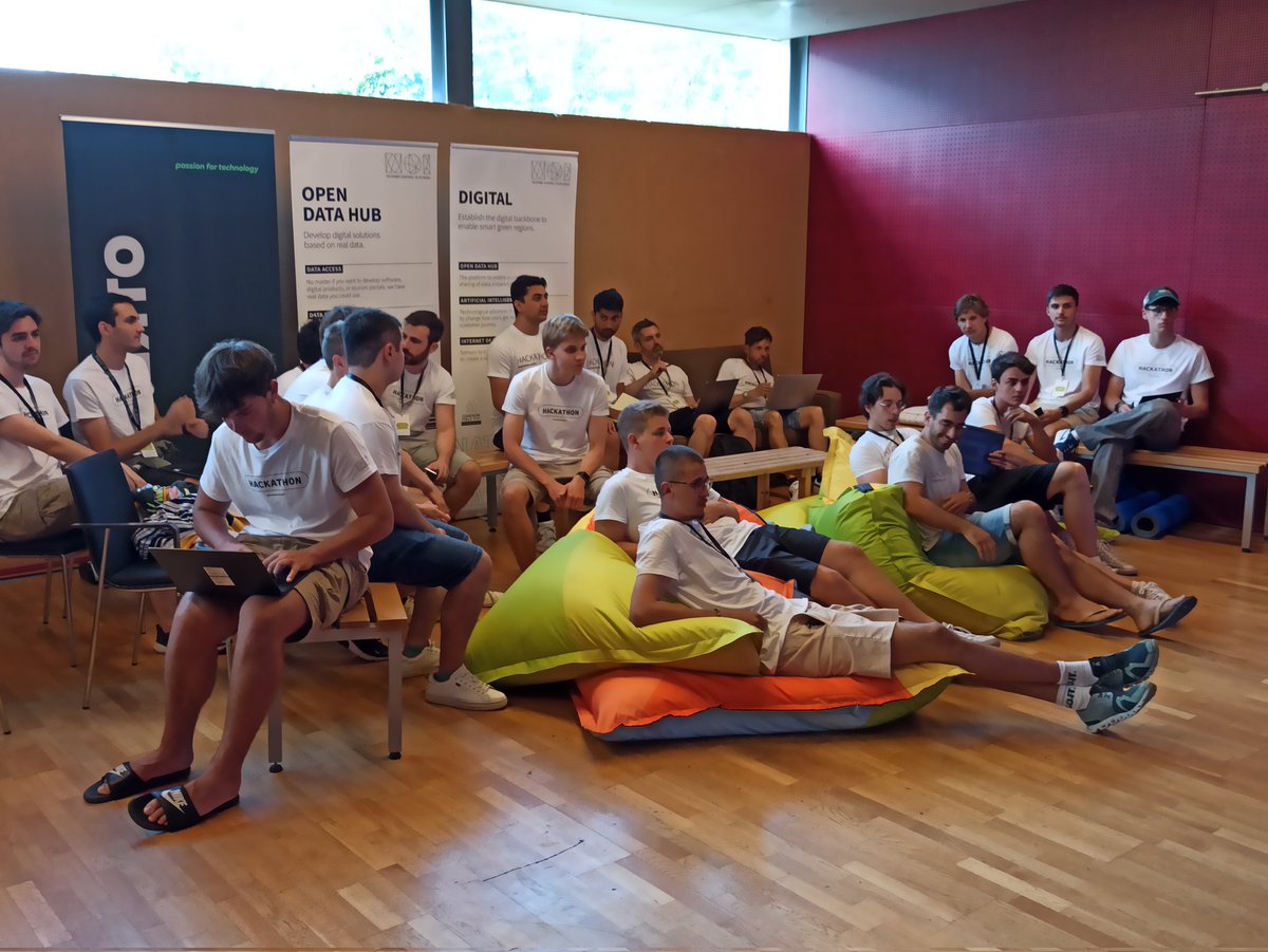 NOIhackathon's tweet photo. ๐ค First round of presentation done! Our hackers have just taken the floor, each one of the 12 teams exposed the first details of their projects. Still much work to be done! #NOIhackathon #hackbz https://t.co/e72bk3TCty
