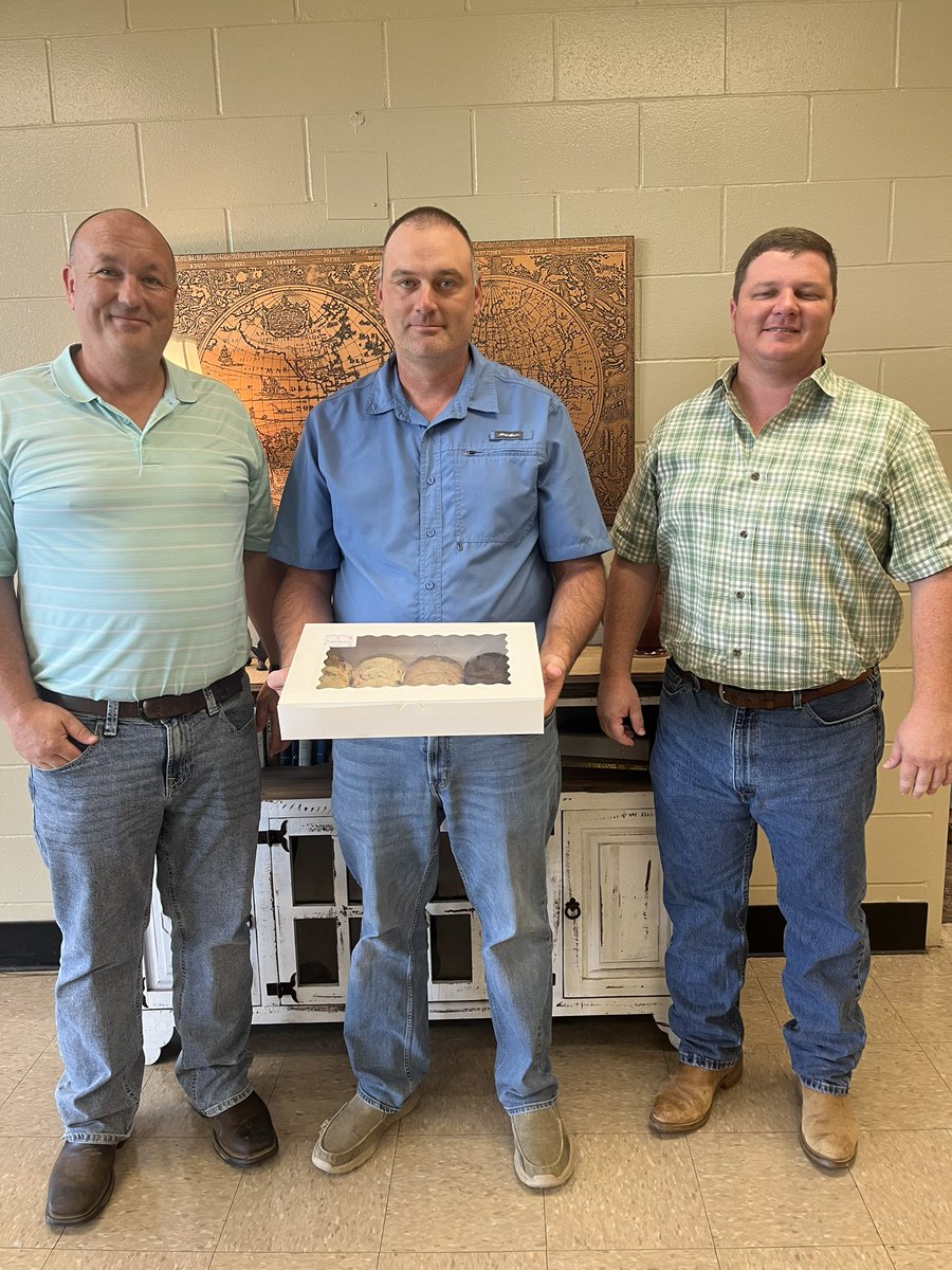WCCTC's tweet photo. Thanks to Farm Bureau for the cookies. https://t.co/nuJXs6r4wH