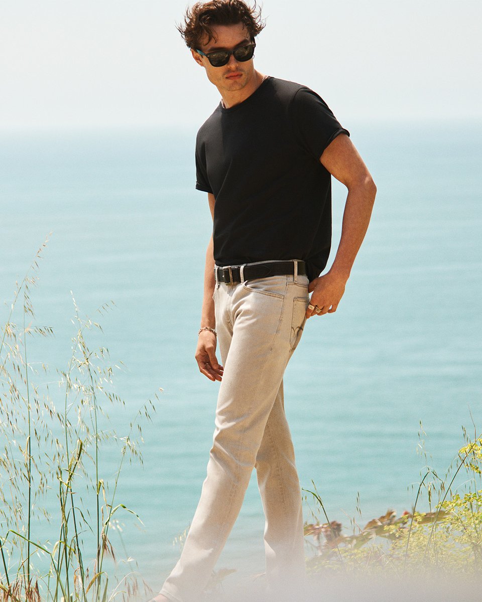 mavijeans's tweet photo. Grab these pants for your Summer Friday adventures. Go ahead, clock out early. We won’t tell. Shop light summer pants at our link in bio. https://t.co/icgOltwlci