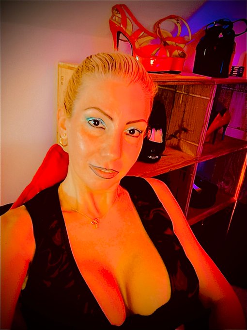 Bient&ocirc;t en week-end https://t.co/FL42qHpZ16<a href="/tag/love"class="tags"><span>#love</span></a><a href="/tag/bdsm"class="tags"><span>#bdsm</span></a><a href="/tag/home"class="tags"><span>#home</span></a><a href="/tag/interiordesign"class="tags"><span>#interiordesign</span></a><a href="/tag/fetish"class="tags"><span>#fetish</span></a><a href="/tag/kinky"class="tags"><span>#kinky</span></a>