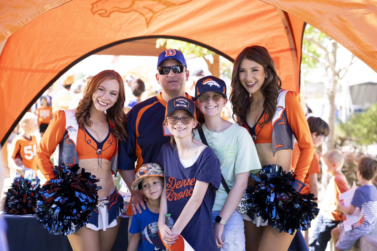 Postcards from #BroncosCamp 📫☺️