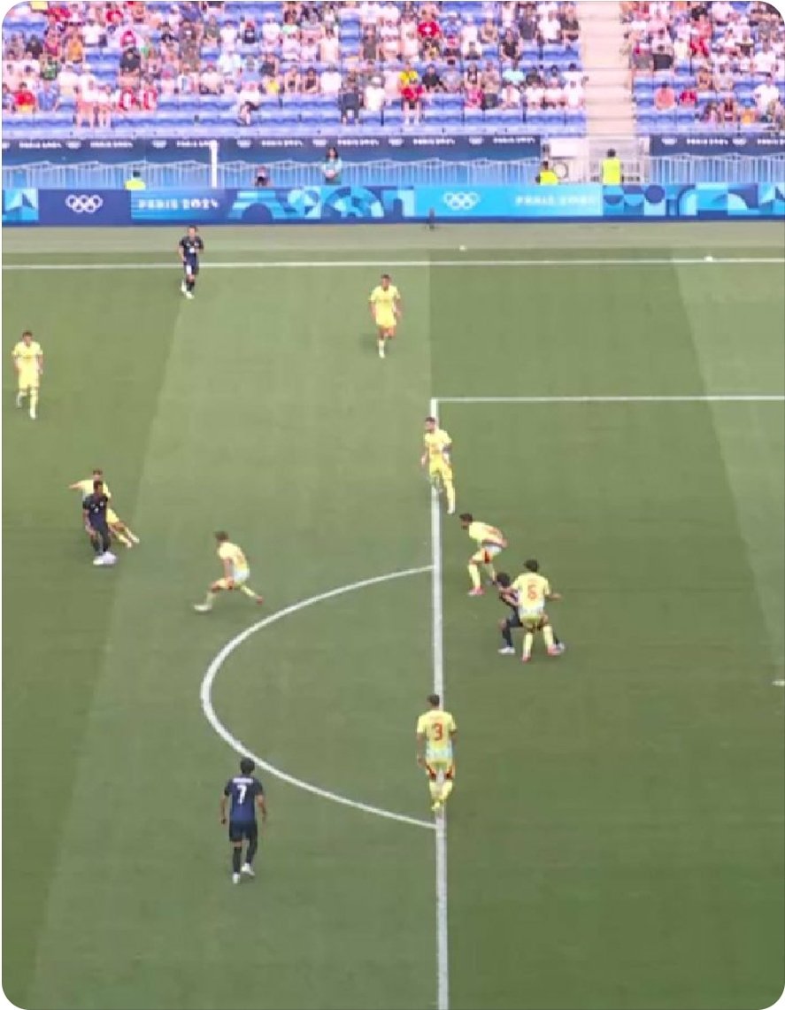 djemat82's tweet photo. Ce hors jeu est incroyable... mais il y a hors jeu au sens propre de la règle #japesp #Paris2024 #JOParis2024 #japon #espagne https://t.co/ST6CmfyNdY