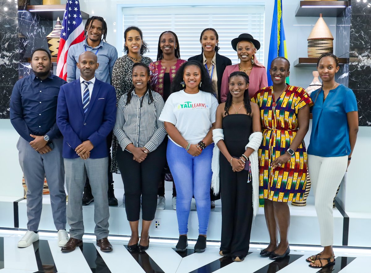 RwandaInUSA's tweet photo. .@RwandaInUSA hosted the 2024 cohort of the @WashFellowship from #Rwanda who are currently in the US. Discussions centered on leveraging their projects for national development and exploring opportunities available in the US, with a focus on the Rwandan diaspora. https://t.co/j2oTxXZeui