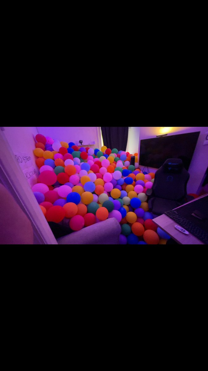 Update: 

Stream 11 of ‘ONE SUB = ONE BALLOON-A-THON FOR A MONTH’.

Avalanche 😅