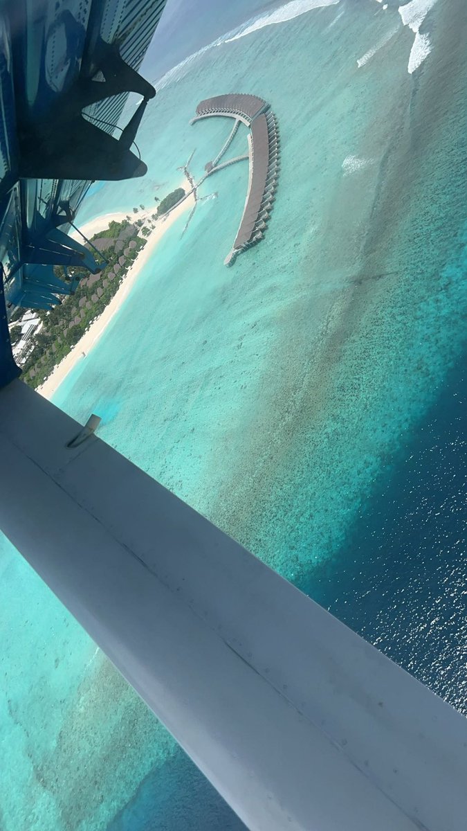 Jmo1N's tweet photo. صور من رحلتي اللي تشبه الحلم♥️♥️🇲🇻
جزر المالديف ❤️❤️❤️🇲🇻 https://t.co/D7TdYEPPvE