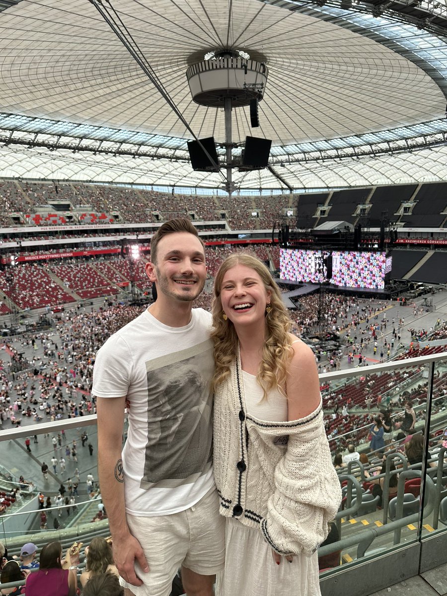 likedayylight's tweet photo. told my boyfriend to get in the car, cancelled all of our plans to be at #WarsawTSTheErasTour 🤍🫶🏻✨
@taylorswift13 @taylornation13 https://t.co/OkaiydHrpm