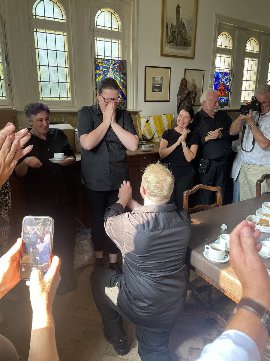 Ellesborough_SB's tweet photo. Fabulous concert today at De Panne in Belgium and something special to finish off the afternoon!

She said yes 🥂❤️ https://t.co/wmWCoxQdJL