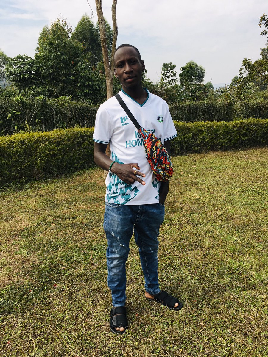 bockiiug's tweet photo. Someoneโs future crush ๐ป
#itsafriday!!!!
#wearyourlocaljersey
#theprideofkigezi
#theDude https://t.co/5NERMbAkd0