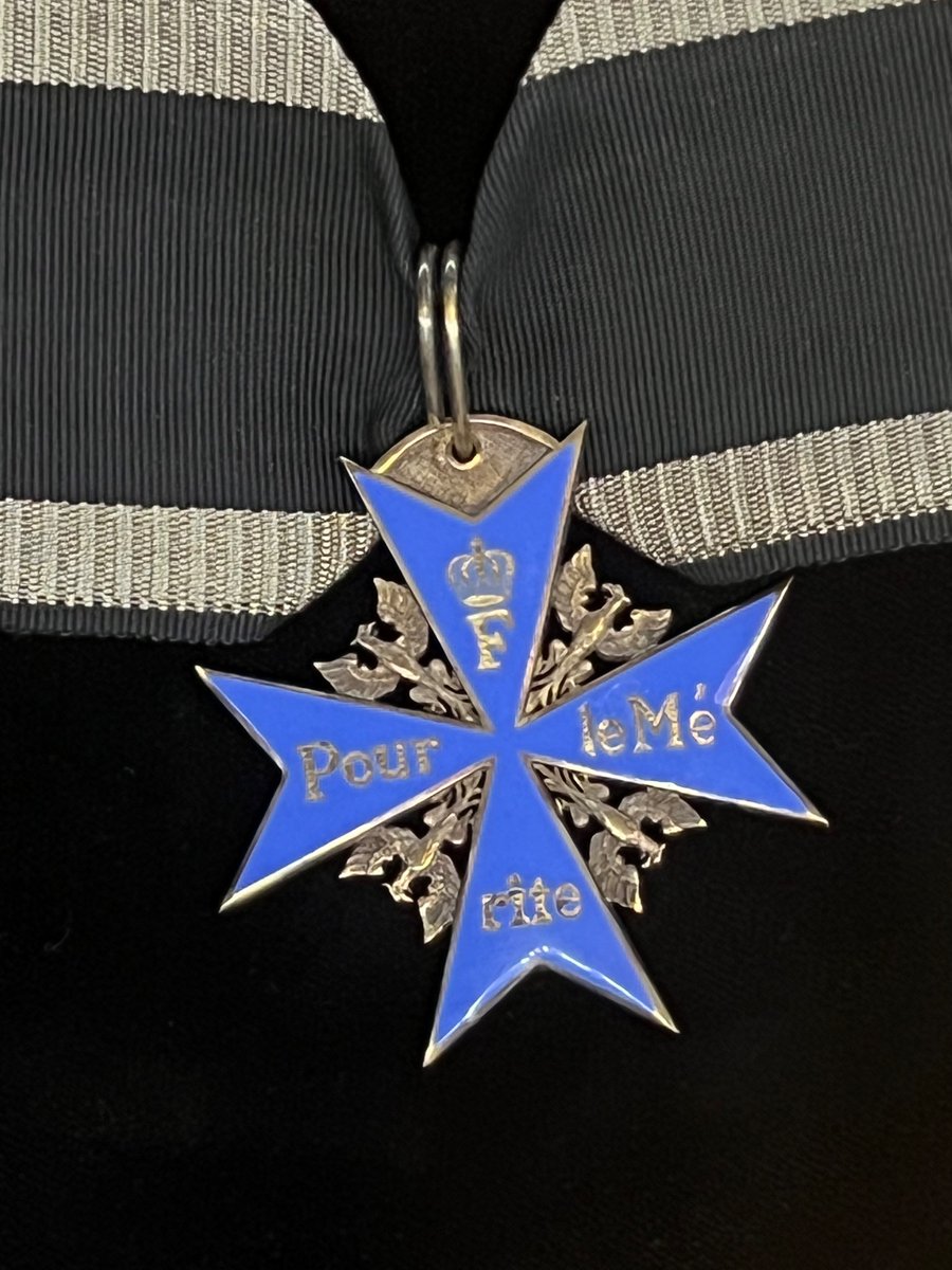 Nathan Hale tweet media