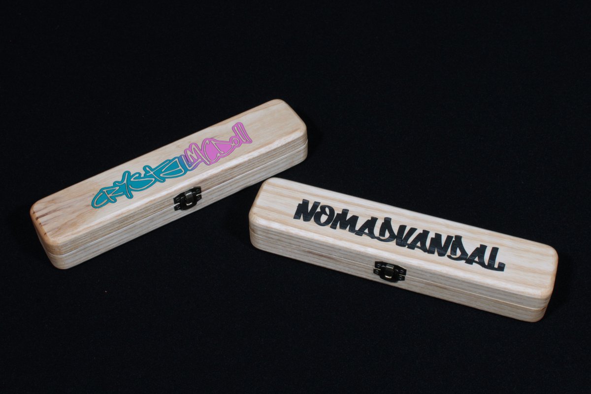 TheEnginarium's tweet image. Two custom boxes delivered for @CrystalMCDoll and @Nomadvandal !
Both in maple, one paintbrush box and one with Bloodbowl dice insert. Check out Crystal&apos;s hobby stream at twitch.tv/crystalmcdoll

#dicebox #custom #handmade #tabetopgaming