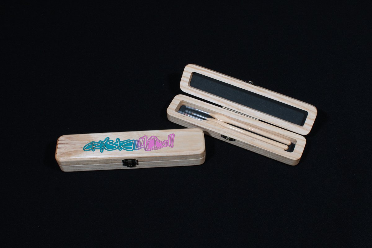 TheEnginarium's tweet image. Two custom boxes delivered for @CrystalMCDoll and @Nomadvandal !
Both in maple, one paintbrush box and one with Bloodbowl dice insert. Check out Crystal&apos;s hobby stream at twitch.tv/crystalmcdoll

#dicebox #custom #handmade #tabetopgaming