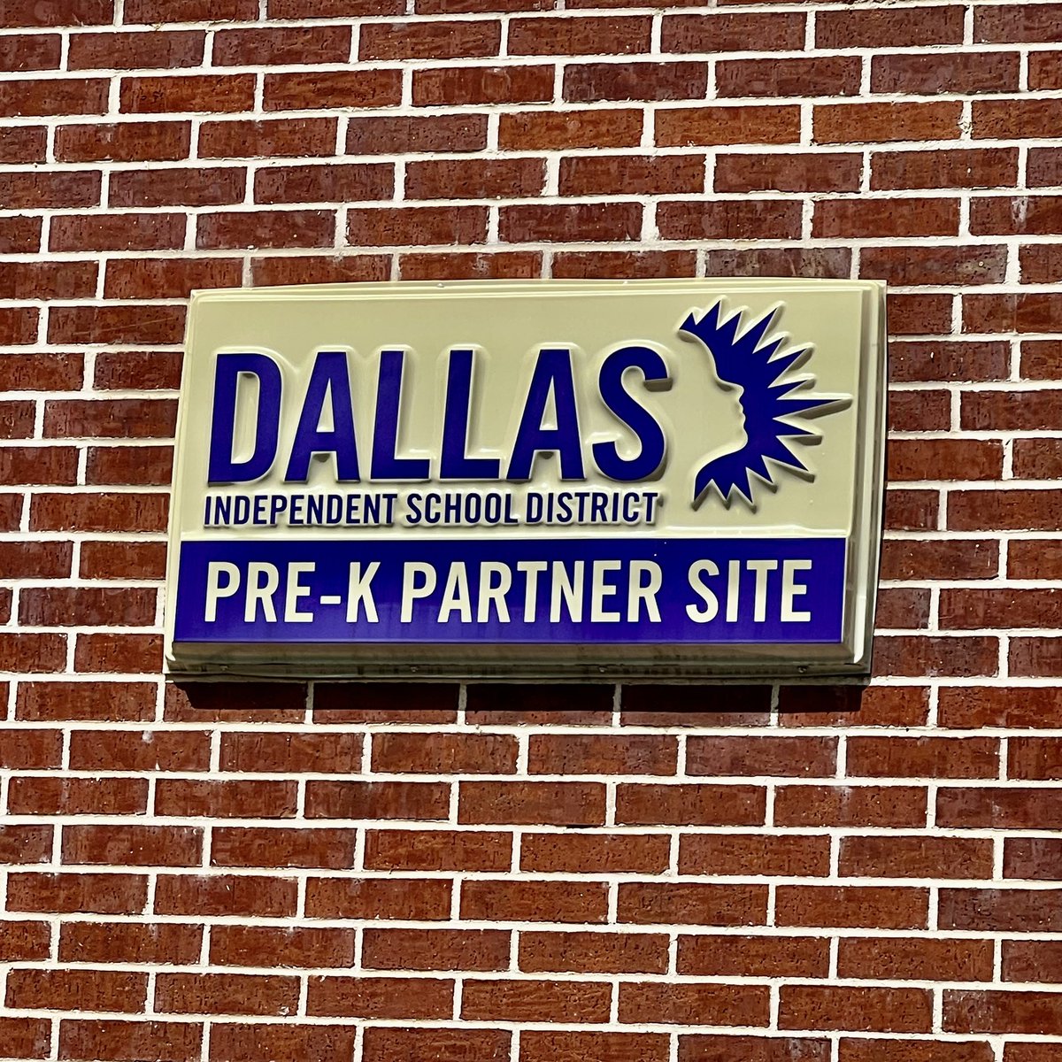 PrekIsd's tweet photo. Teachers at Second Steps LC are #LevelingUp by ensuring their classrooms are ready to become a hub for learning! Thank you to directors and teachers for bringing to our students the best! Come and see their PreK program! ➡️ 4255 SRL Thornton Fwy @Dallasacademics #RegionIV https://t.co/uJn7zK39hL
