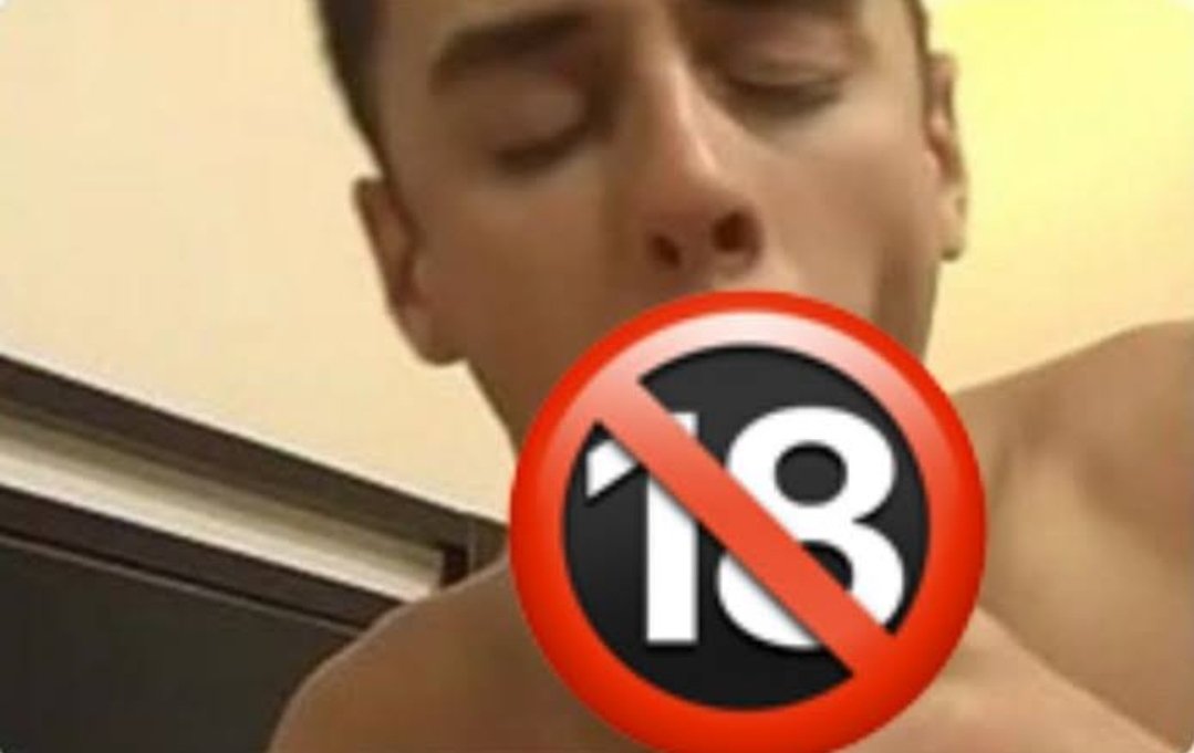 ZapAntifa's tweet photo. ESSE NIKOLAS CHUPETINHA NÃO TEM JEITO

AGORA DEU PRA PROCURAR PINTO EM MULHER KKKKKKKKKKKKKKKK https://t.co/8yX6ej6LhA