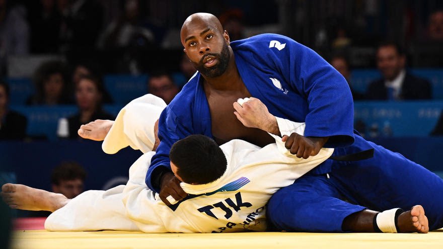 XavierGil_MPils's tweet photo. Le Dieu du judo TEDDY RINER CHAMPION OLYMPIQUE !!! 🥇

Le 3ème titre olympique en individuel !

#AllezLeBleus 🇫🇷 #JOParis2024 #OlympicGames #Olympic2024 #Paris2024    #JeuxOlympiquesParis2024 
#Judo https://t.co/tiJNut9CfR