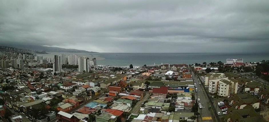 ⚠️ Probables tormentas eléctricas durante esta tarde en #Valparaíso y #ViñadelMar 

No se descarta la caída de granizos de menor tamaño y chubascos intensos de corta duración.