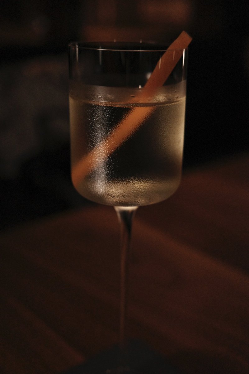 yanhevip1's tweet photo. If you do something, do it to perfection. From the taste of the wine to the glass that holds it, even a simple glass of water deserves excellence. #winelover https://t.co/ueb5peaJEb