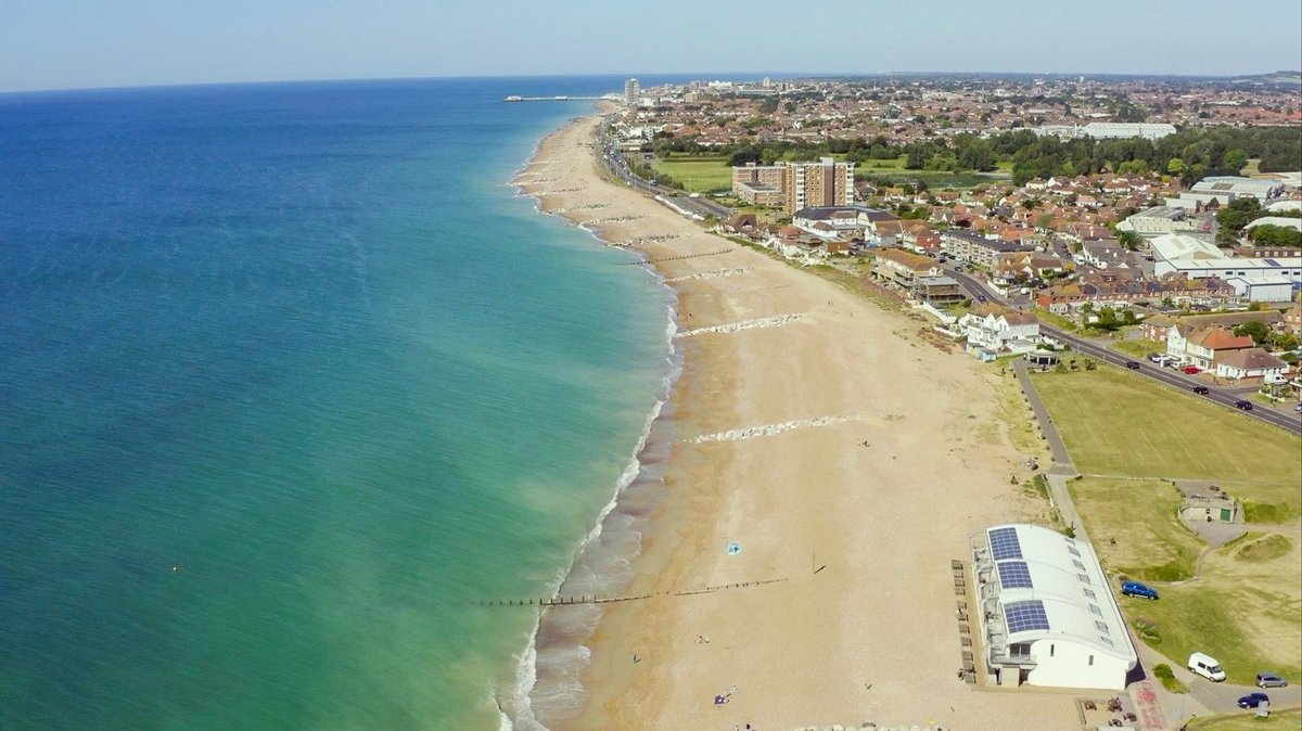 #RewildingWin to kick off your weekend: New scheme aims to restore marine environment in Sussex 🌊

The #SussexBay project, supported by 100k from #RewildingBritain, aims to protect 100 miles of coastline from Selsey to Camber Sands.

Read the full story:
bbc.com/news/articles/…